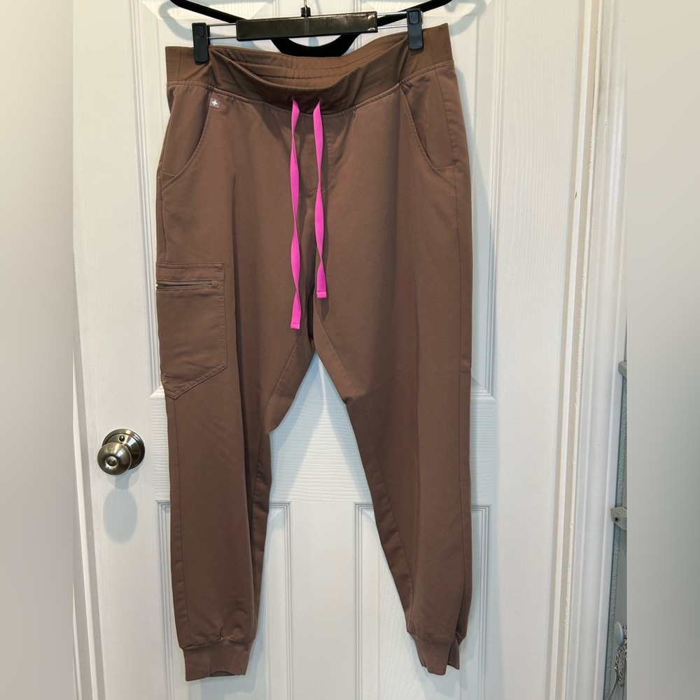 Figs Women's Smokey Taupe Zamora Jogger Pants L